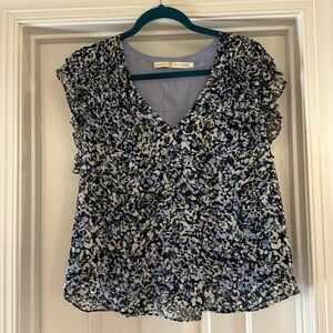 Marie Oliver Short Sleeve V-neck top size small